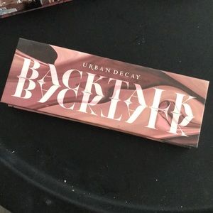 Urban Decay Backtalk, eyeshadow and face palette
